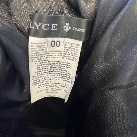 Prom dress 00 - Picture 3 of 9